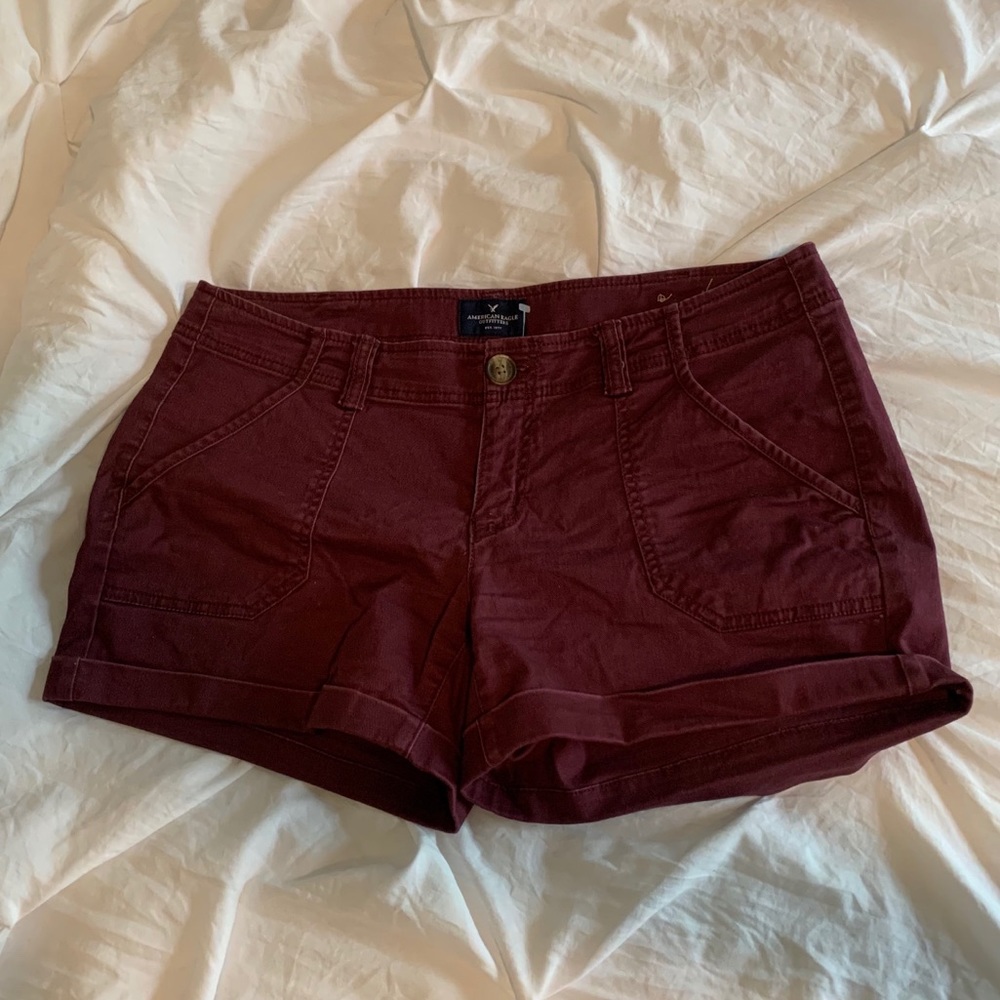 American Eagle maroon midi shorts!